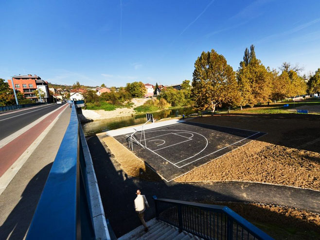 Ново кошаркашко игралиште у Обилићеву (фото:banjaluka.rs) - 