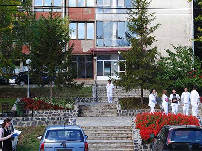 Здравствени центар Косовска Митровица (фото: kbckm.rs) - 