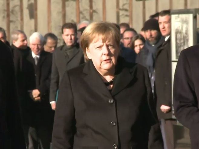 Ангела Меркел обилази Аушвиц - Фото: Screenshot/YouTube