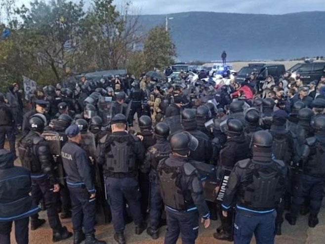 Полиција деблокирала депонију  - Уборак код Мостара - Фото: klix.ba
