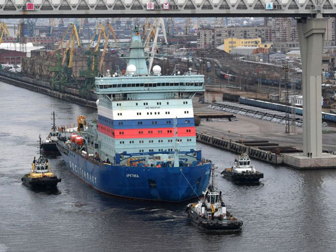 Најмоћнији на свијету: „Арктик“ упловио у Санкт Петербург (фото:Sputnik/Aleksandr Galьperin) - 