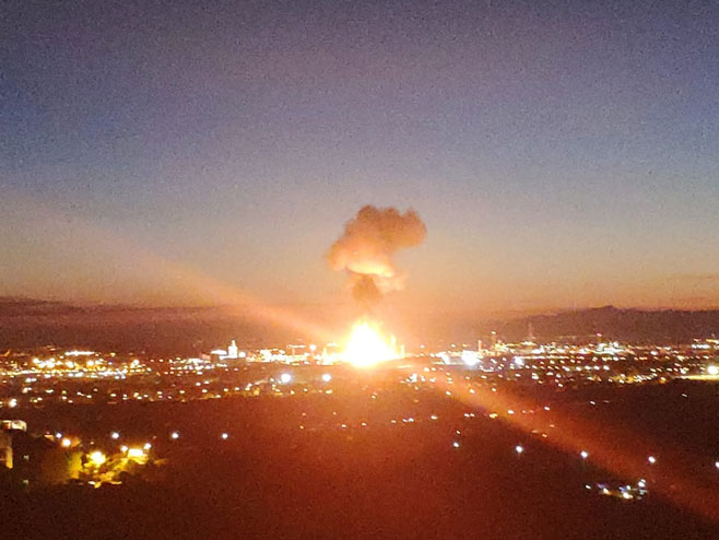 Снажна експлозија u Taragoni (фото: twitter.com/GFavorrr) - 