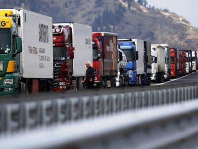 Камиони на граници (фото:072info) - 