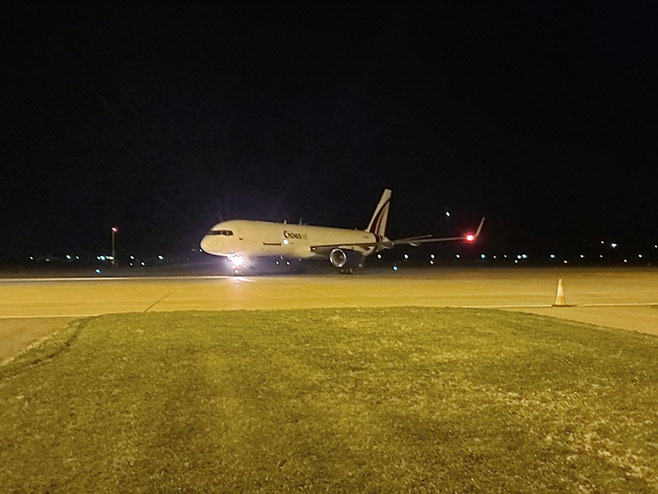 Авион са мобилном болницом слетио на Аеродром Бања Лука - Фото: РТРС