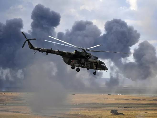 Хеликоптер Ми-8 (фото: Sputnik / Максим Блинов) - 