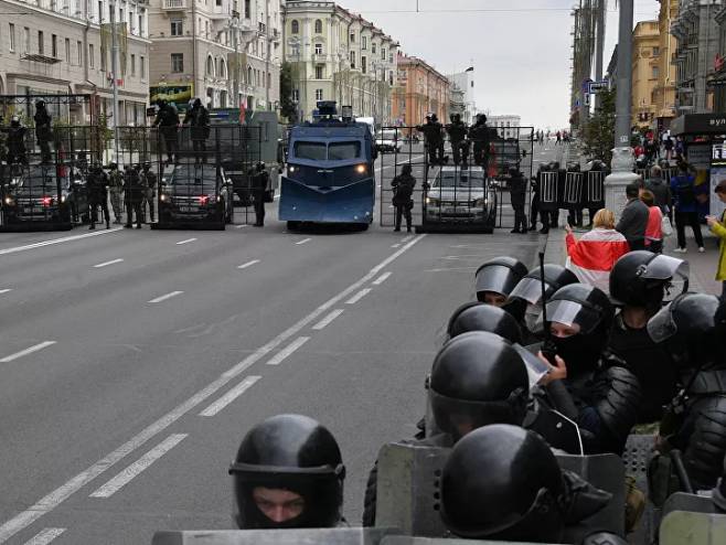 Протести у Минску (фото: Sputnik / Viktor Toločko) - 