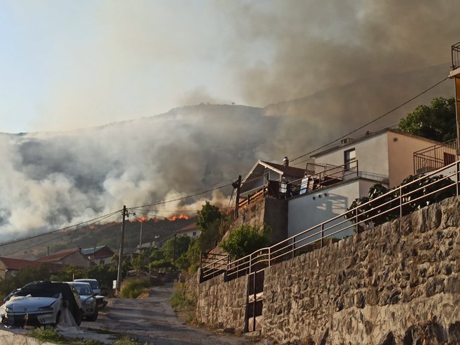 Пожар - насеље Засад код Требиња - Фото: РТРС