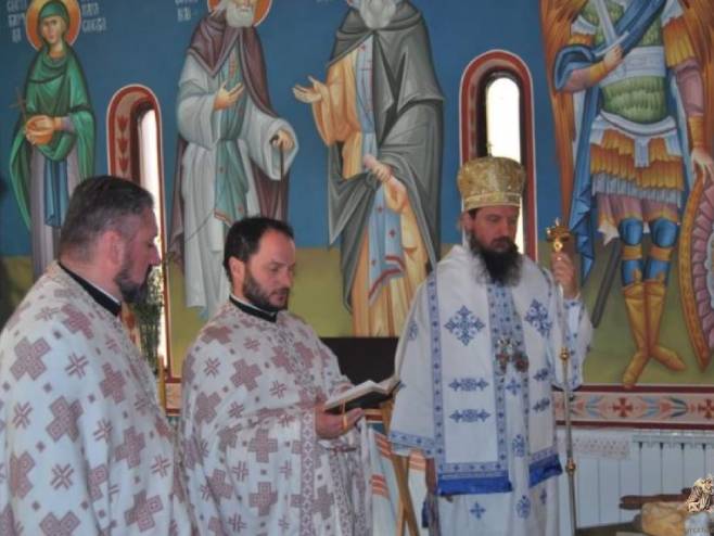 Епископ Сергије служио литургију (Фото: eparhijabihackopetrovacka.org) - 