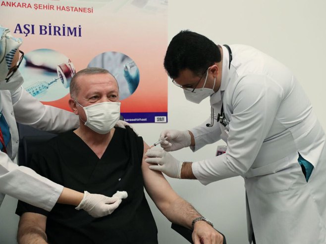 Ердоган примио вакцину против ковида 19 - Фото: Тwitter