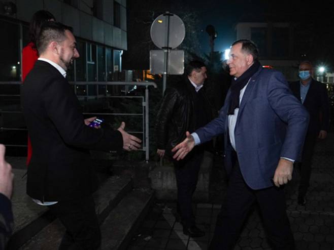 Милорад Додик стигао у Изборни штаб у Добоју (фото: atvbl.com) - 