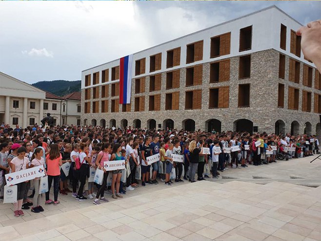 Дјеца са Косова - Фото: РТРС