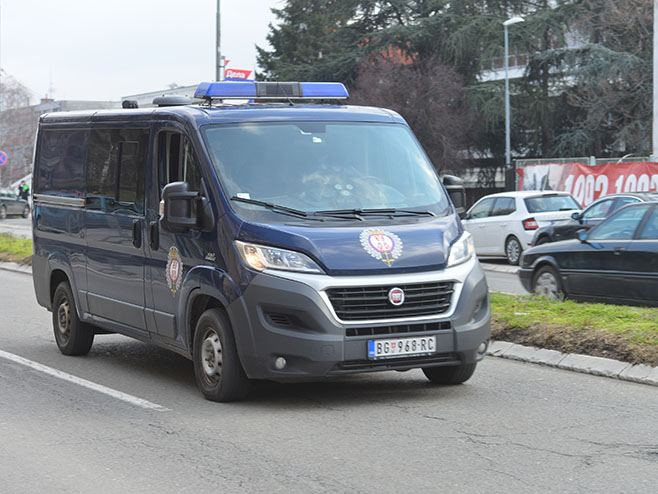 Судар камиона и аутобуса у Обреновцу: Страдала једна особа, 20 повријеђено (ФОТО)
