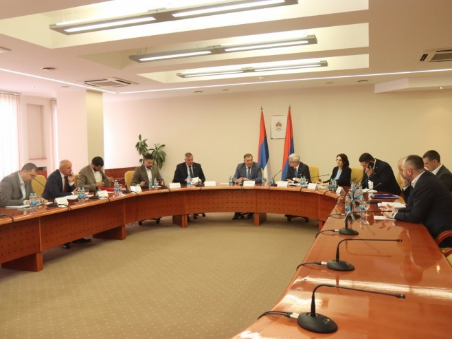 Састанак представника владајуће коалиције - Фото: predsjednikrs.rs/Borislav Zdrinja