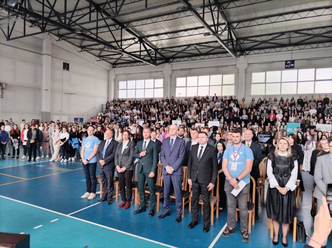 Будимир: Влада Српске континуирано ради на подизању квалитета образовања
