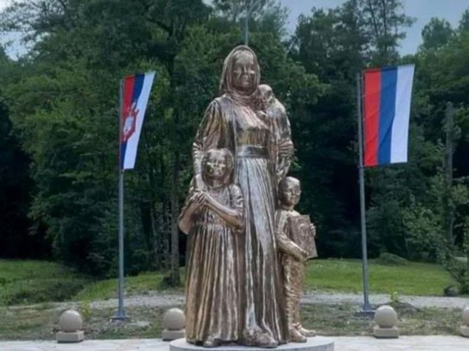 Додик на свечаном отварању Споменика у част Мајке у манастиру Осовица