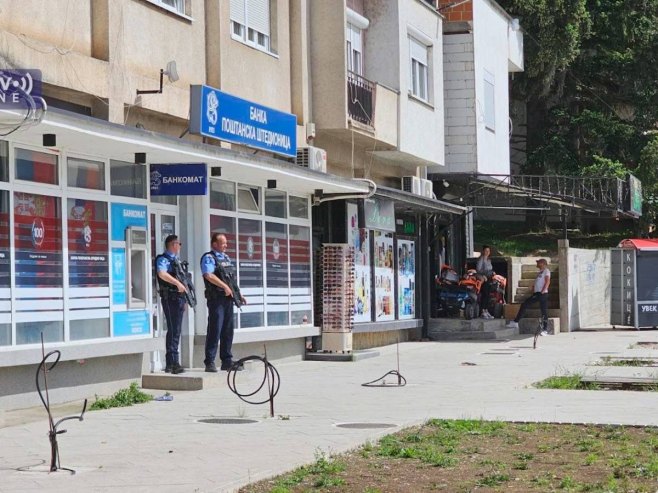 Полиција тзв. Косова са пушкама упала у експозитуре Поштанске штедионице на сјеверу КиМ (ВИДЕО)