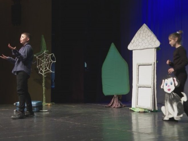 У Позоришту Приједор одиграна луткарска представа "Зоо свијет" (ВИДЕО) У Позоришту Приједор одиграна луткарска представа "Зоо свијет" (ВИДЕО)