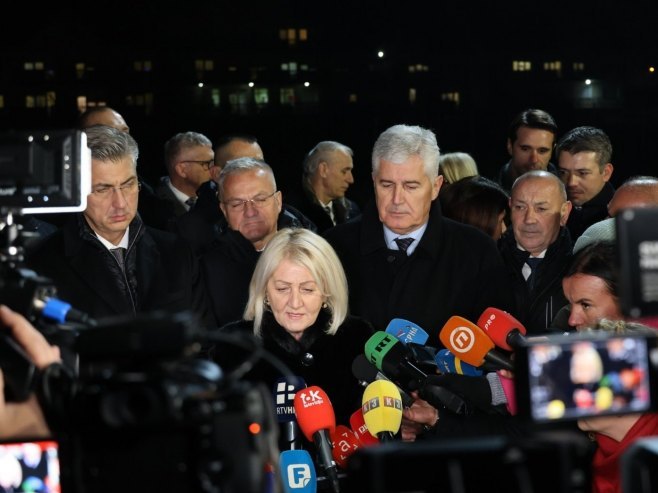 Кришто: Неотварање новог прелаза Градишка наноси велику штету међународном угледу БиХ (ВИДЕО) Кришто: Неотварање новог прелаза Градишка наноси велику штету међународном угледу БиХ (ВИДЕО)