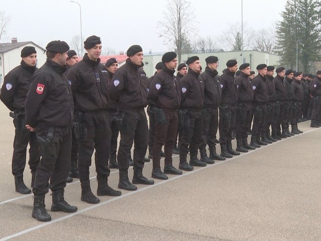 Полазницима Жандармерије уручена увјерења о завршеној обуци Полазницима Жандармерије уручена увјерења о завршеној обуци