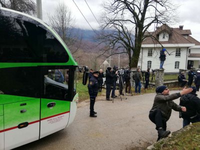 Аутобуси стигли на Вучјак; Очекује се премјештање миграната