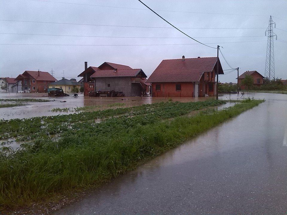 Поплаве у Бијељини (фото: Мирослав Мики Благојевић / Facebook)