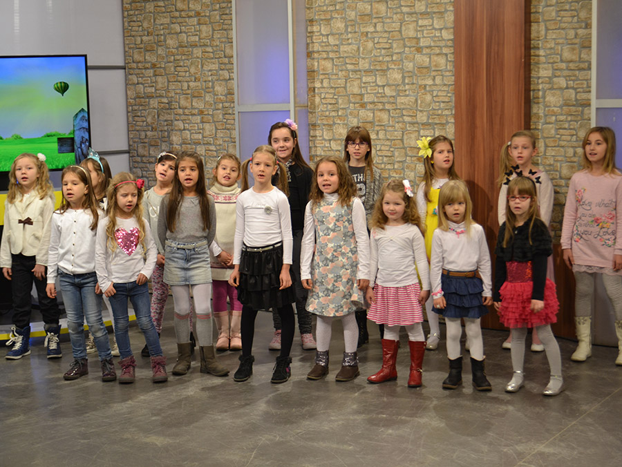 Дјечији хор "Врапчићи" одржаће традиционални концерт "С љубављу храбрим срцима" у уторак, 22. децембра, у 19 часова у Спортској дворани "Борик".