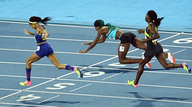РИО 2016: Бахамска атлетичарка - бацила се у циљ и узела злато на 400m (Фото: EPA / Bernd Thissen) 