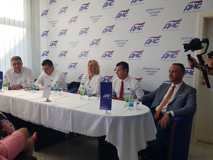 Предсједница Владе Жељка Цвијановић са представницима ДНС-а