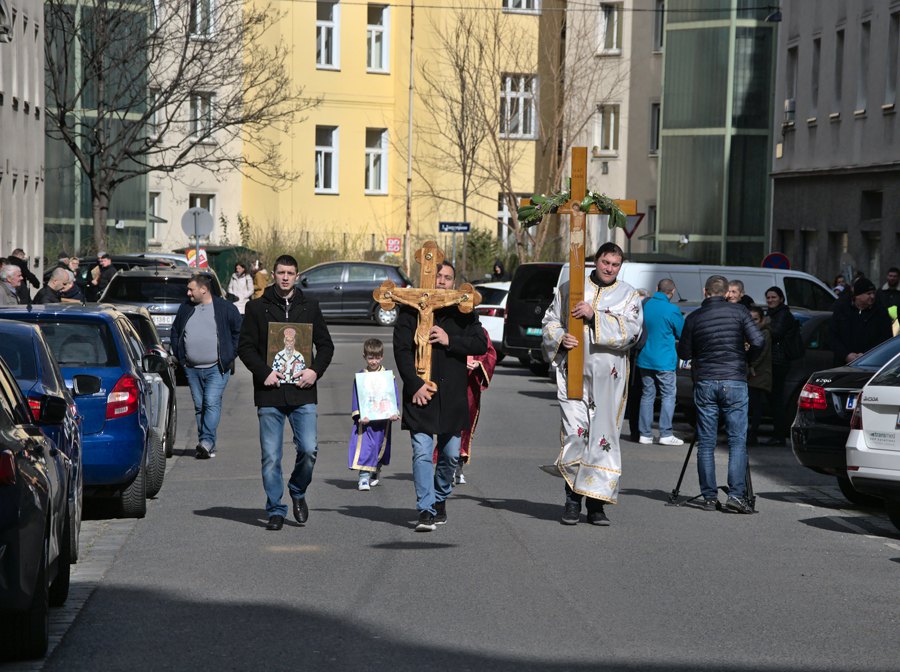 Литија и у Бечу, подршка СПЦ у Црној Гори