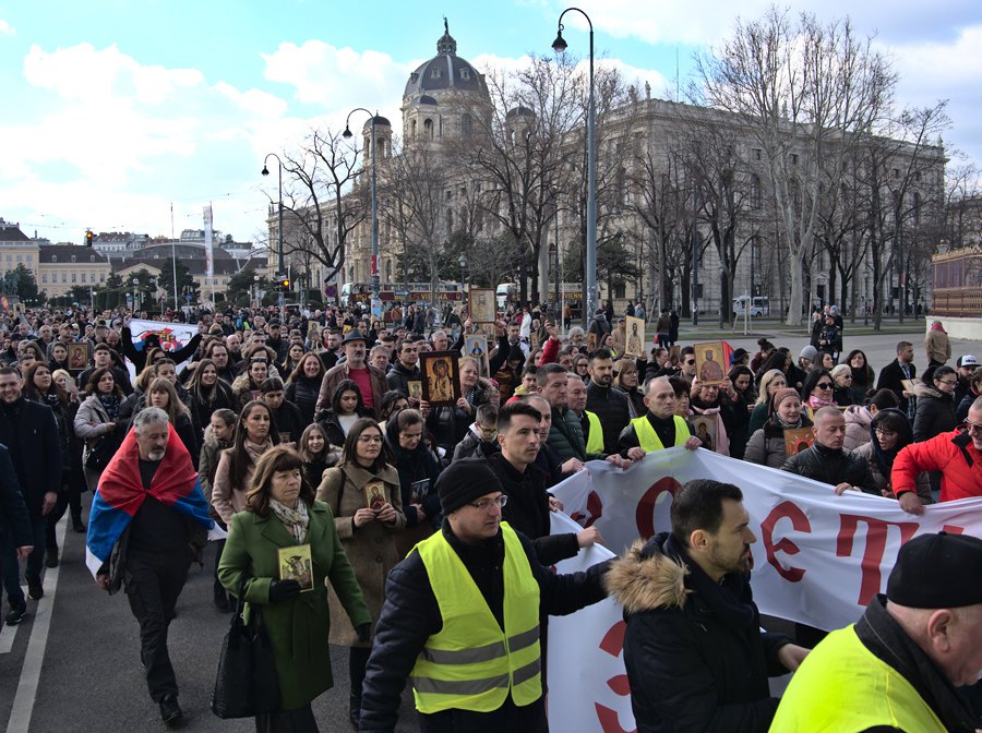 Литија и у Бечу, подршка СПЦ у Црној Гори