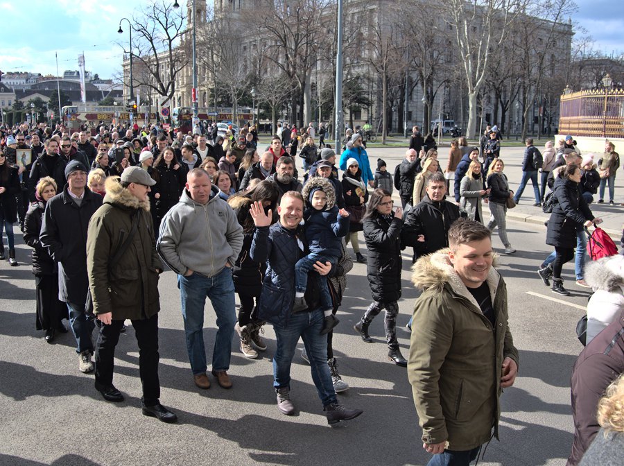 Литија и у Бечу, подршка СПЦ у Црној Гори