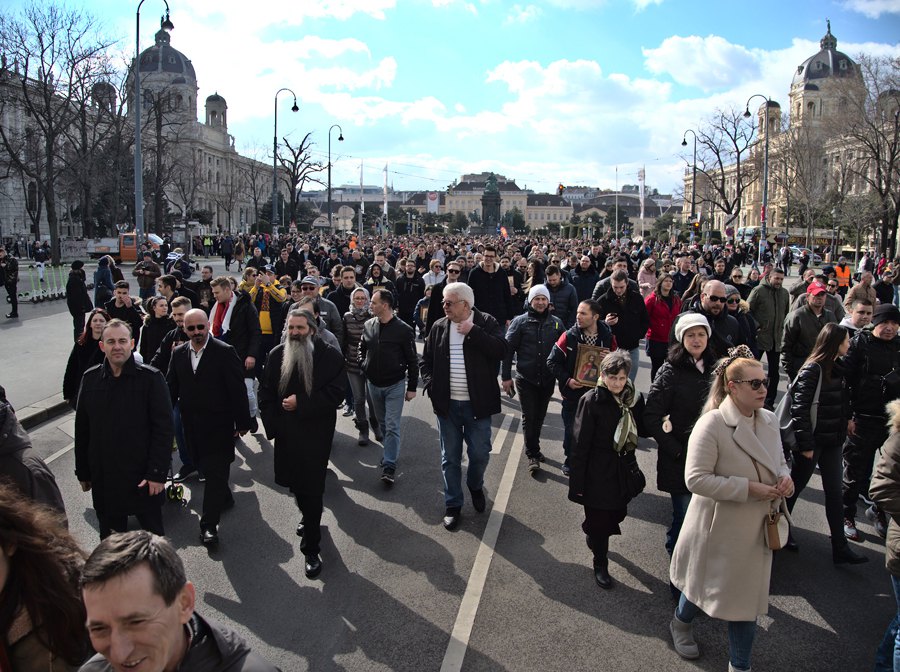 Литија и у Бечу, подршка СПЦ у Црној Гори