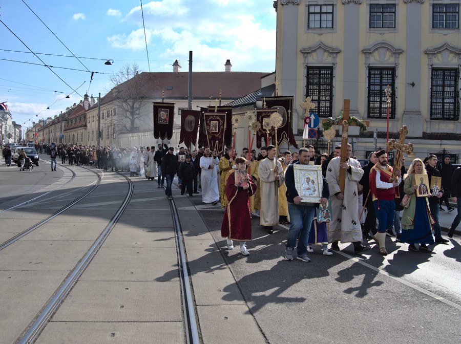 Литија и у Бечу, подршка СПЦ у Црној Гори