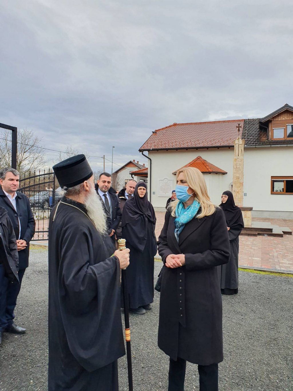 Жељка Цвијановић у посјети манастиру Јасеновац