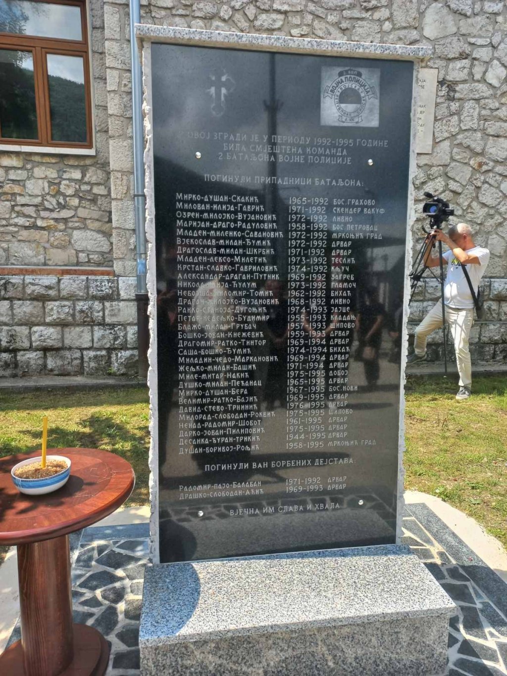 Споменик погинулим војницима у Дрвару (Фото: РТРС)