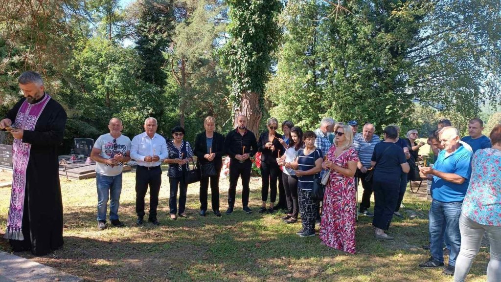 Glina: Parastos civilnim srpskim žrtvama (Foto: RTRS)