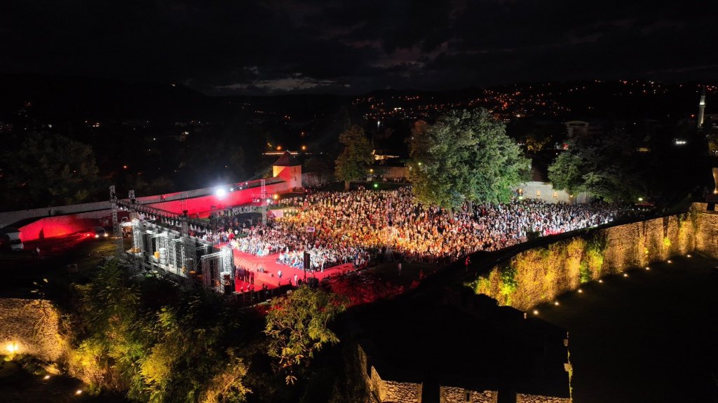 Ustupljena fotografija Ustupljena fotografija