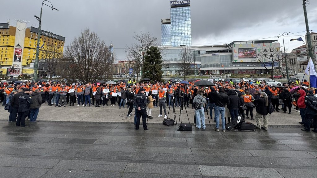 Protesti u Sarajevu (FOTO: RTRS)