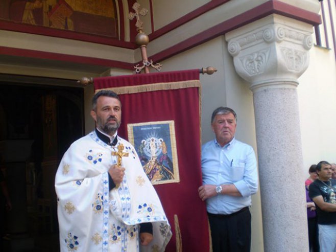Sveta liturgija u hramu Svetih apostola Petra i Pavla u Doboju