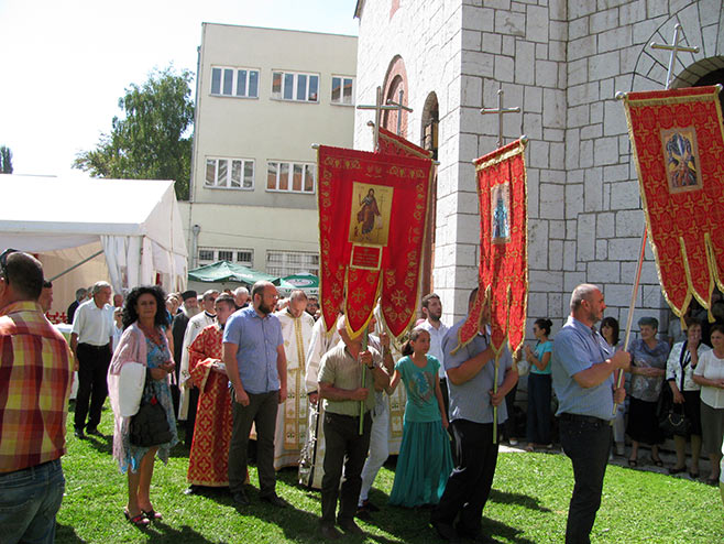 Obilježavanje krsne slave hrama Preobraženja Gospodnjeg u sarajevskoj opštini Novo Sarajevo 