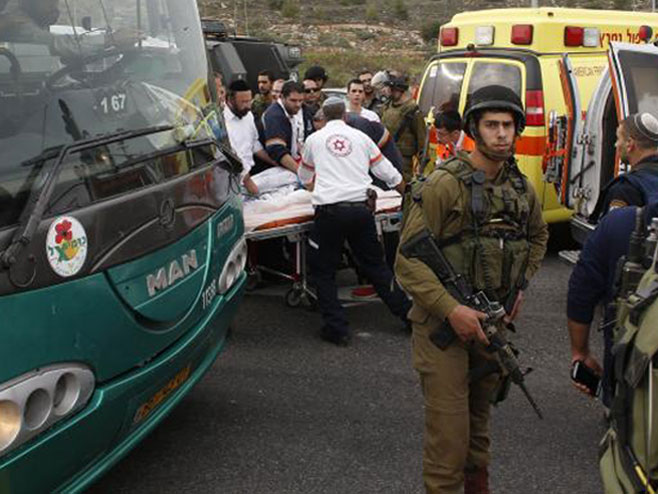 Палестинац напао пет лица киселином - Фото: REUTERS