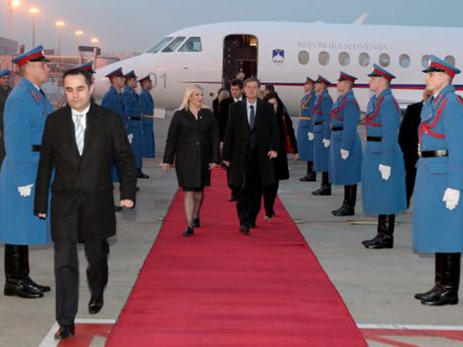 Премијери стижу у Београд