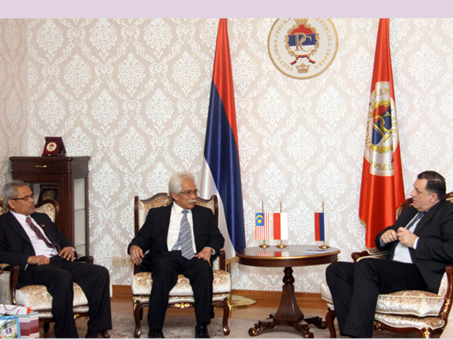 Предсједник Додик са амбасадорима Малезије и Индонезије - Фото: СРНА
