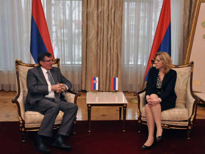 Premijerka Cvijanović i ambasador Srbije Vukićević