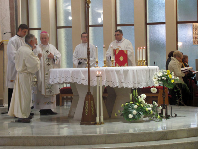 Banjalučki biskup Franjo Komarica služio misu povodom Uskrsa 