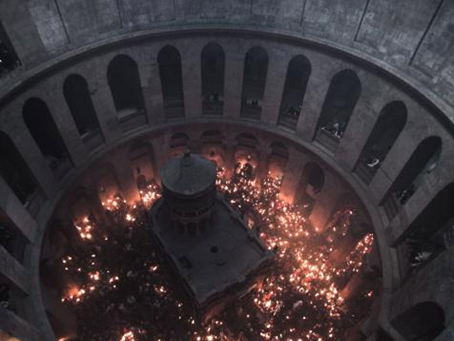 Јерусалим: Запаљен Свети огањ - Фото: ТАНЈУГ