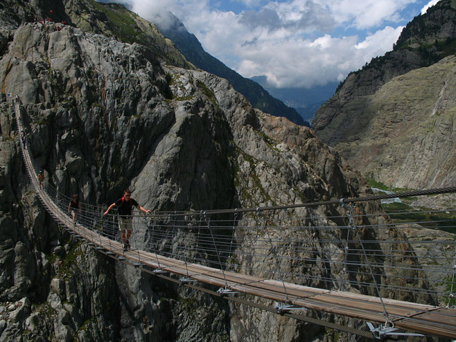 Мост Трифт у Швајцарској (Фото: Thisisbossi/wikipedia.org)
