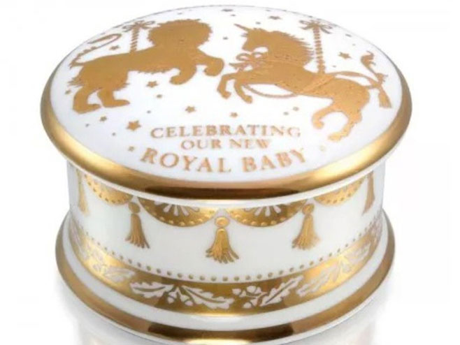 Сувенири у част рођења краљевске бебе (фото:Royal Collection Trust Shop) - 