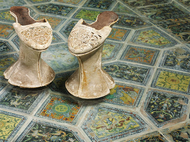 Изложба "Ципеле од ужитка до бола" у Лондону (Фото: Victoria and Albert Museum, London ) - 