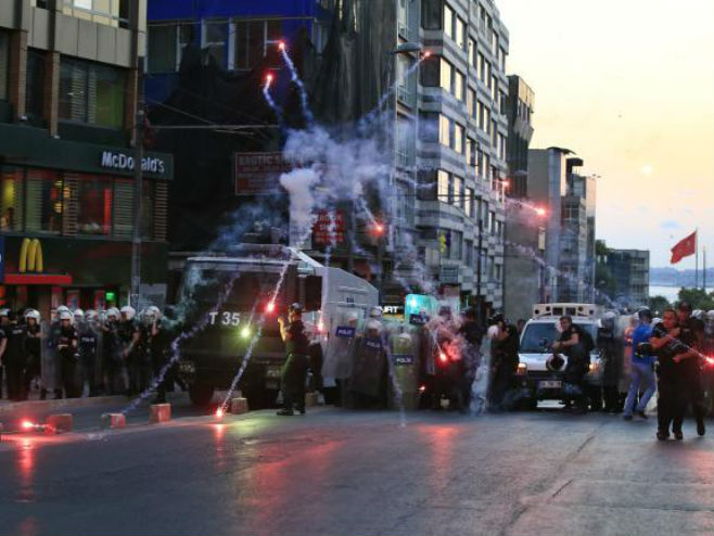 Протести у Турској због напада у Суручу - Фото: AP
